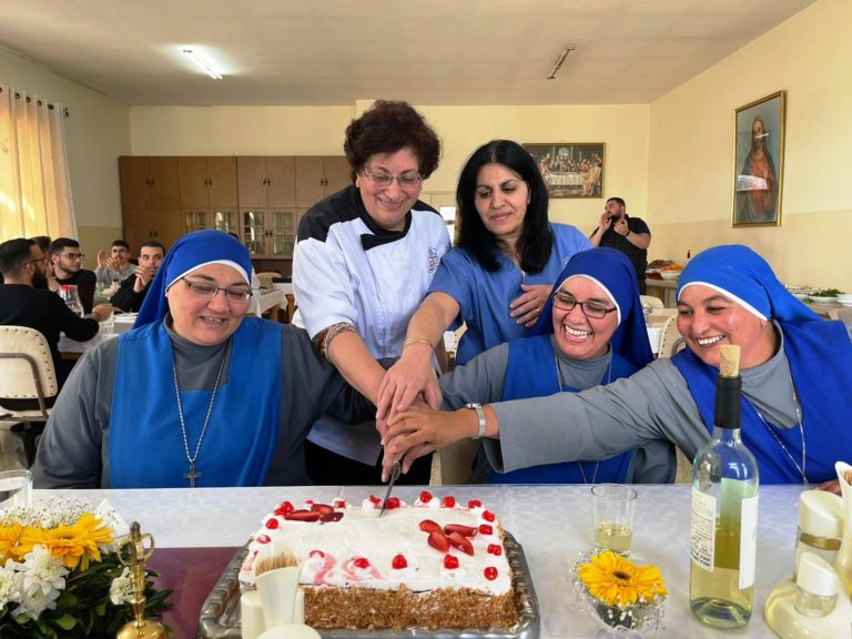 تهنئة بعيد الأم