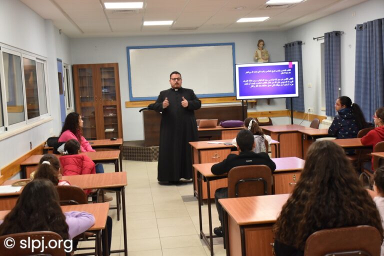 لقاءٌ روحيّ لفئة خدام الهيكل