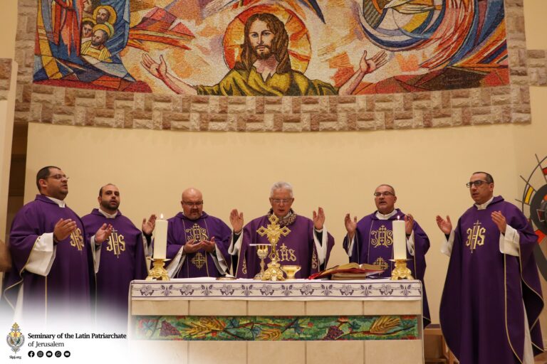 قداس العائلة الإكليريكية مع قدس الأب بطرس فيليت