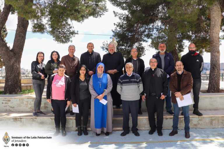 يومٌ روحيٌّ لموظَّفي وموظَّفات المعهد الإكليريكي