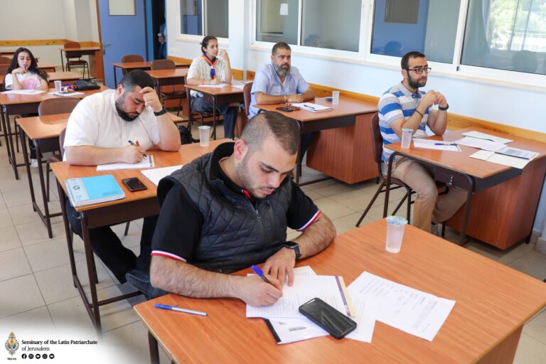 مركز التنشئة الروحية يختتم دورات شهر حزيران