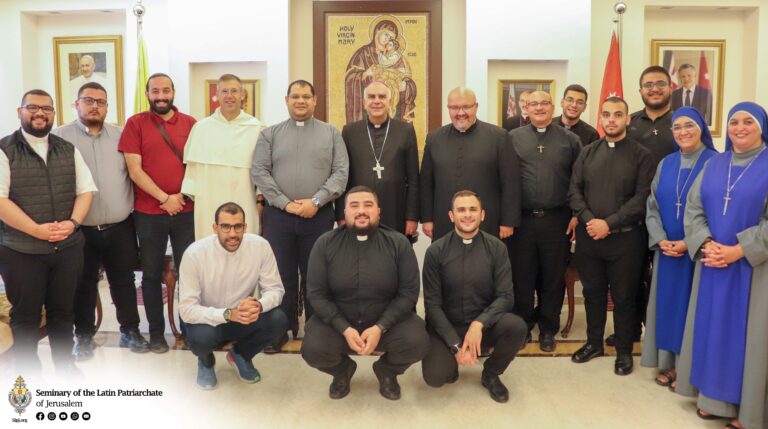 جولة زيارات رعوية للمعهد الإكليريكي في بعض رعايا الأردن