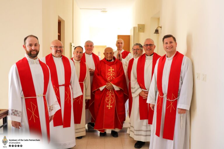 المعهد الإكليريكي يستضيف رئيسة فرسان القبر المقدَّس في أمريكا الشرقية