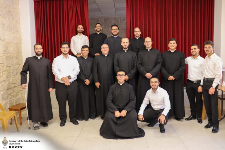 زيارة طلاب المعهد الإكليريكي لرعية رفيديا في نابلس