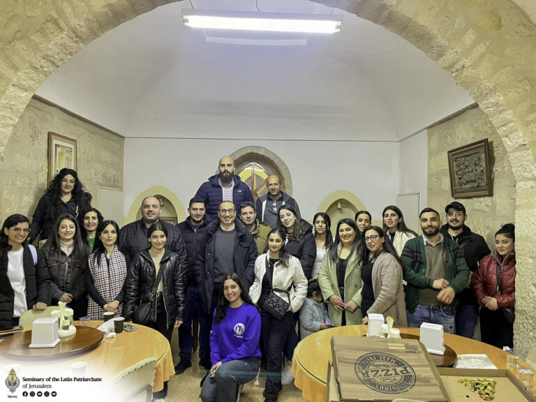 اختتام دورة تحديات الإيمان في مركز التنشئة الروحيّة