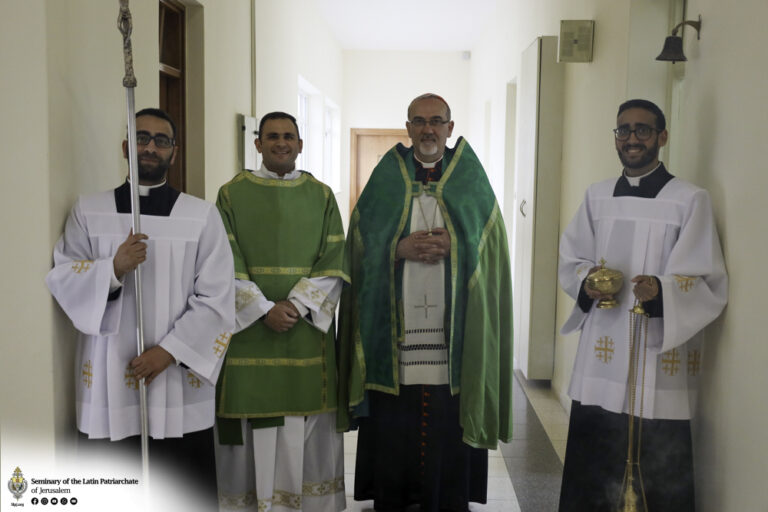 صلاة غروب احتفالية مع غبطة البطريرك الكاردينال بييرباتيستا بيتسابالاّ