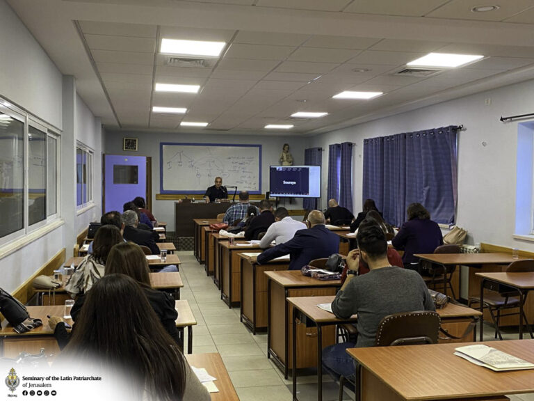 مركز التنشئة الروحيّة يفتتح دورة جديدة بعنوان “تعليم الكنيسة الاجتماعي”