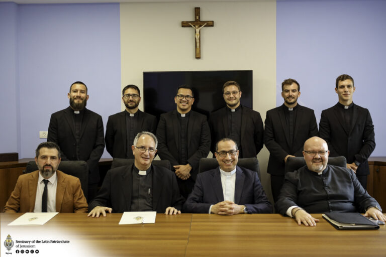المعهد الإكليريكي يعقد الامتحان النهائي الشامل في اللاهوت