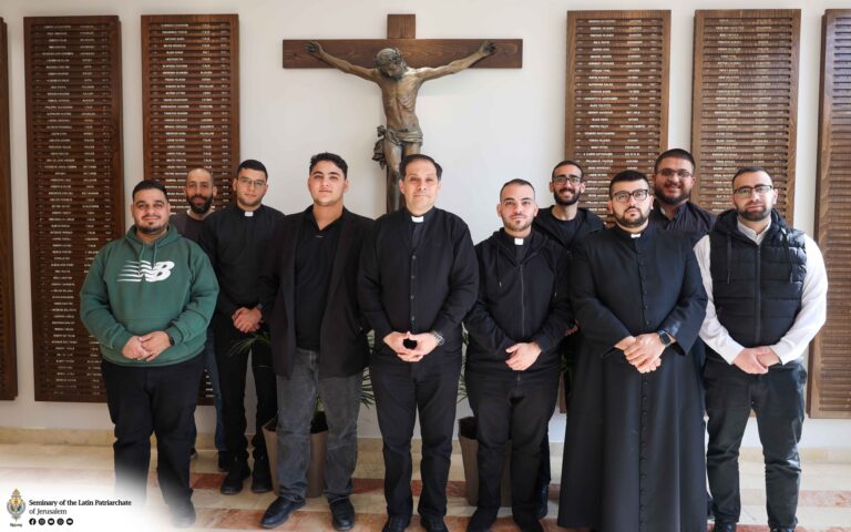 وقفة روحية لطلاب الإكليريكية الكبرى تحضيراً لزمن المجيء