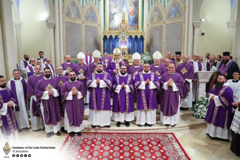 الرسامة الشماسيّة للشدايقة: مالك عزمي قلانزة، فادي منذر قندح، وجريس ماجد أبو خليل