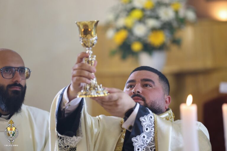 القدّاس الإحتفالي الأول للأب فادي قندح